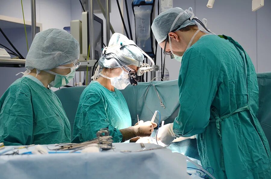 Now surgery. Кардиохирургические операции. Кардиохирург операции. Хирургическая операция.