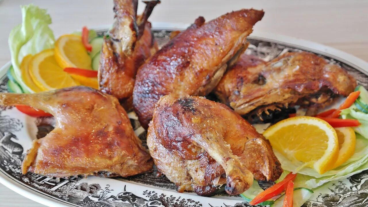 Как вкусно приготовить утку кусочками в духовке. Запекание утки кусочками в духовке. Утка в духовке разрезанная. Запекание утки кусочками в духовке. Запекание утки кусочками в духовке.