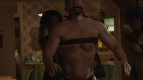 Steve Howey in "Shameless" (Ep. 
