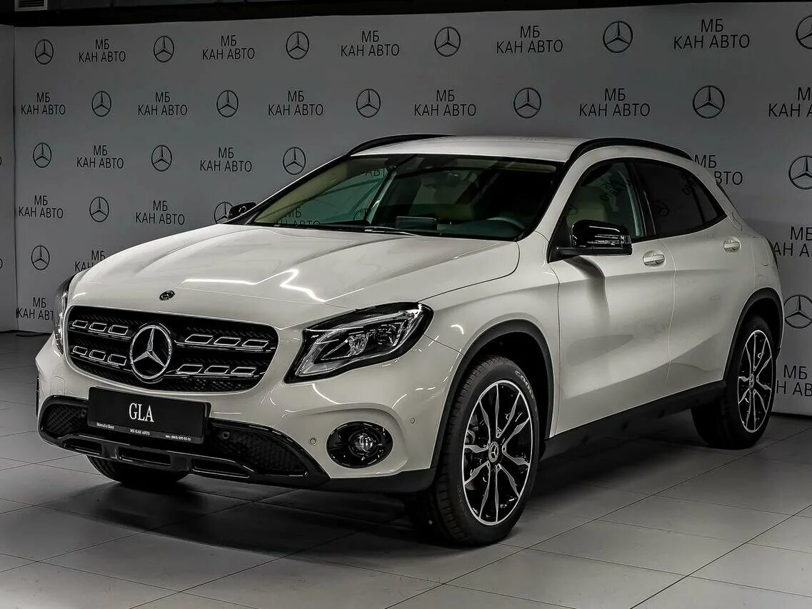 Купить мерседес новую у официального дилера. Mercedes Benz GLA 200 2019. Mercedes Benz GLA 200 новый. Mercedes-Benz GLA 200 I x156 2019. Мерседес GLA 200 новый 2021 белый.