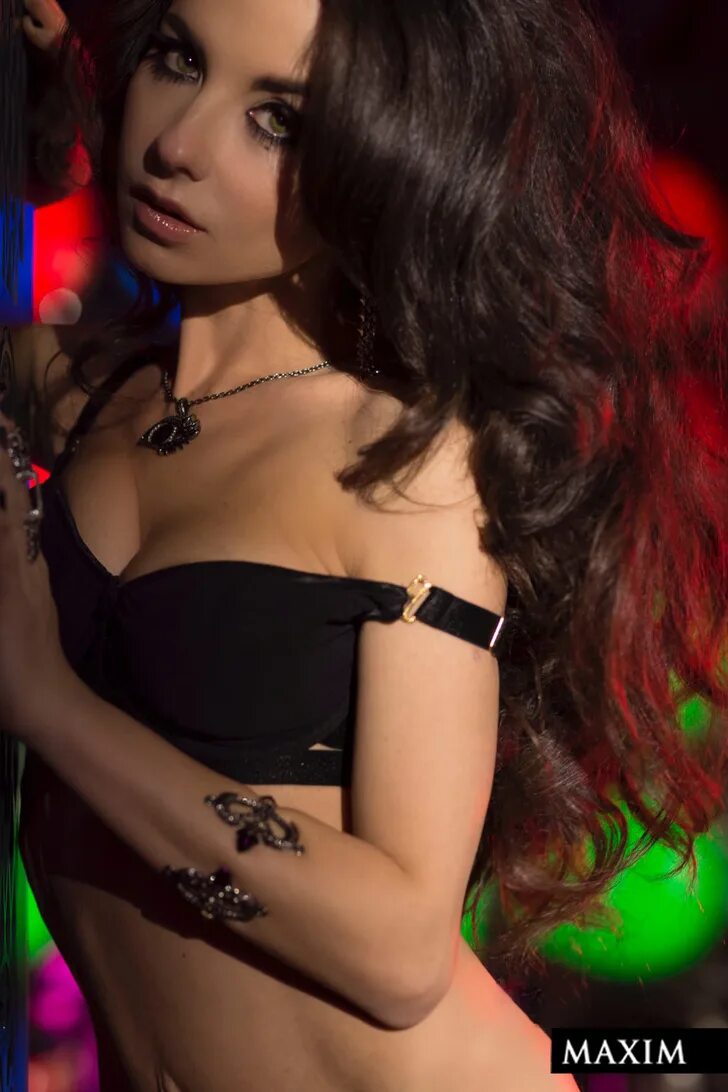 Good evening! Anna Pletnev "Vintage" The Russian singer. Former soloist of the R