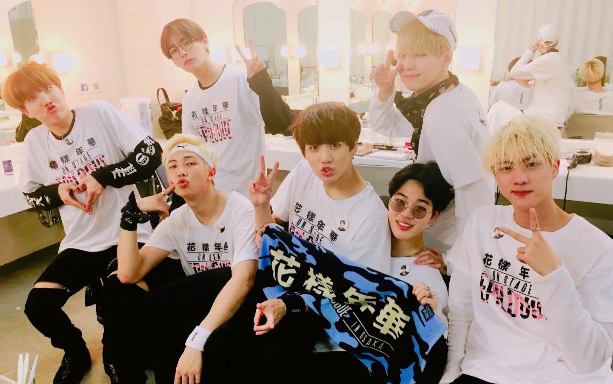 Бтс милые. Группа бтс 2019. Битис корейская группа. Бантан бтс. Бтс в америке фото.