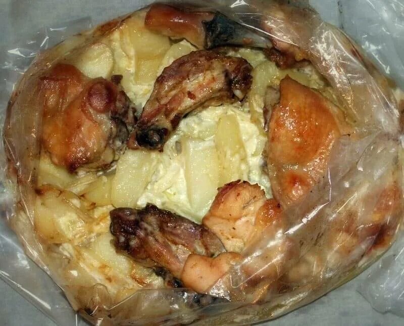 Курица в рукаве для запекания рецепт. Курица в рукаве в духовке. курица с картошкой в рукаве. запечь курицу в рукаве. курица с картошкой в рукаве для запекания.