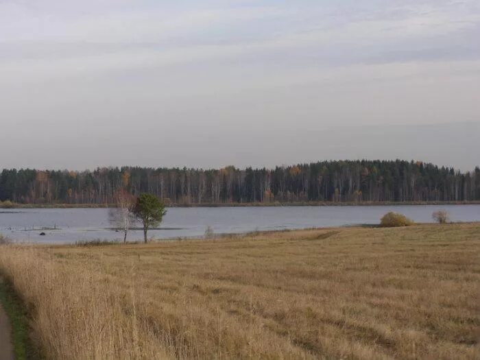 Индекс озер московской. Нагорное водохранилище Свердловская область. Озеро Нагорное верхняя Пышма. Озеро Нагорное Свердловская область. Поселок Нагорное озеро глубокое.