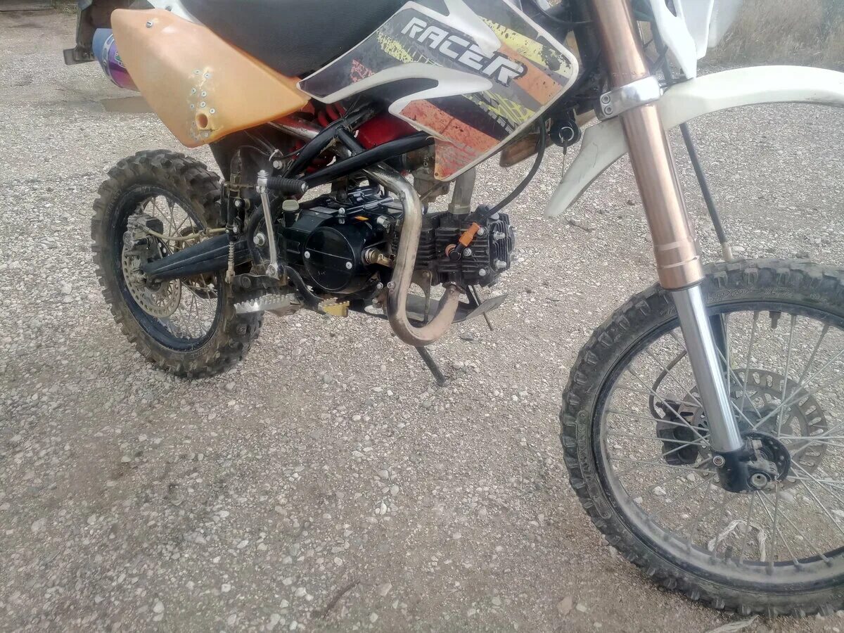Питбайк racer 125. Питбайк рейсер 160. Птбайк т125 кубов. Питбайк рейсер 160. Рейсер 125 характеристики.