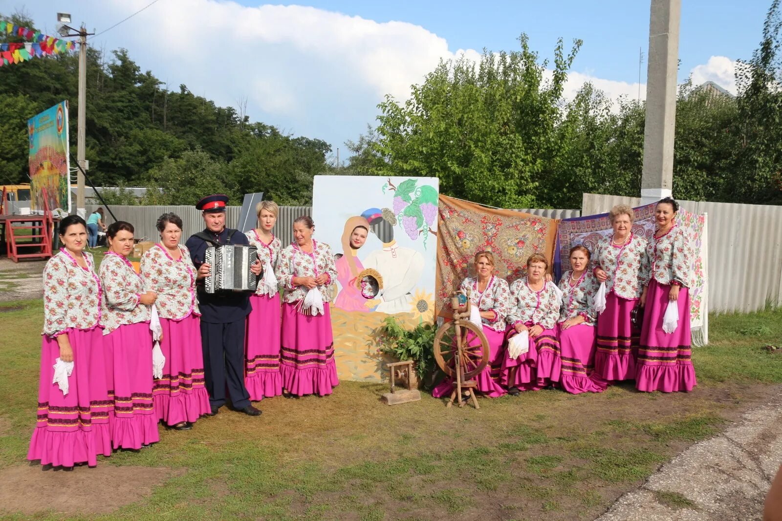 народное искусство. какие кружки относиться самодеятельным творчеством. кружки самодеятельного народного творчества. речанский цсдк. благовещенск дом народного искусства 3 конкурс валяние.