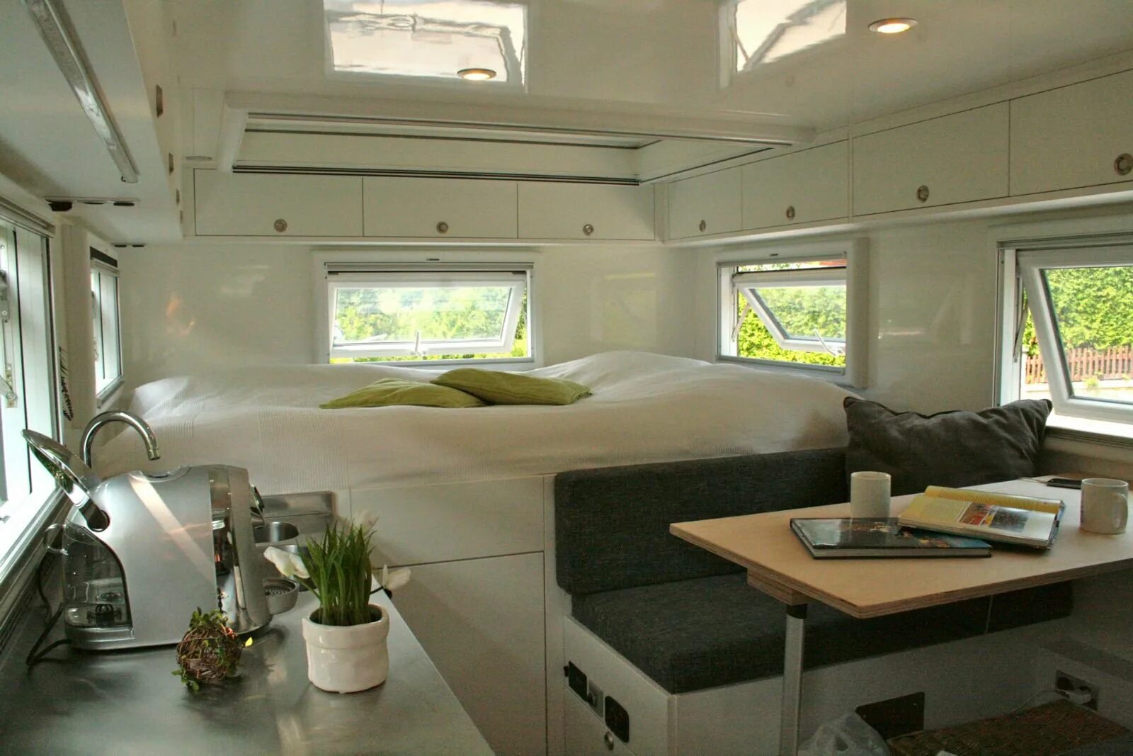 Чертеж автодома fiat ducato. Кемпер nord star eco 180 планировка. Автодом дукато 244 интерьер. Автодом караван кемпер. Автодом 4м планировка.