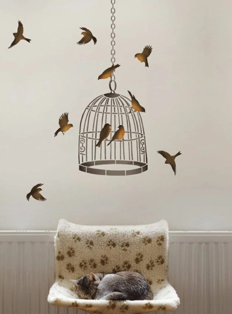 Room bird. Птицы на стену декор. Декор комнаты с птички. Птицы на стене в интерьере. Декор для спальни птицы.