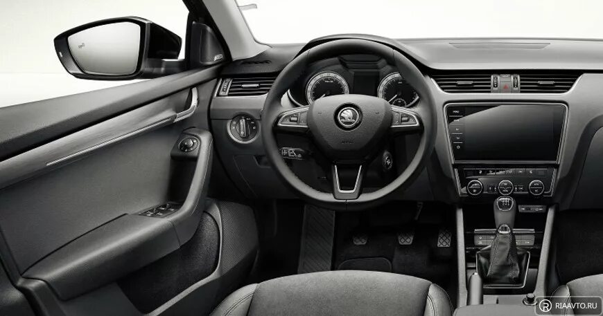 Шкода максимальная комплектация. Škoda Octavia 2017 салон. Skoda Octavia Interior.