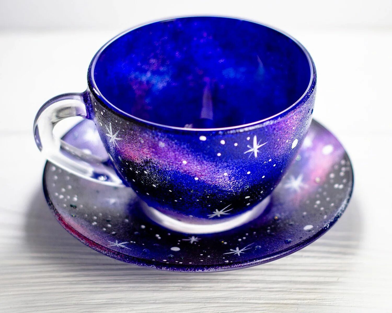 Night cup. Астрологическая Кружка. Чашка с блюдцем из синего стекла. Чашка с блюдцем астрология. Чашка с блюдцем для кофе.