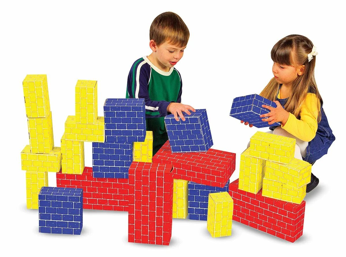 Картонные кубики для детей. Картонные кубики большие. Картонный блок. Ребенок собирает конструктор. Купить большую картинку