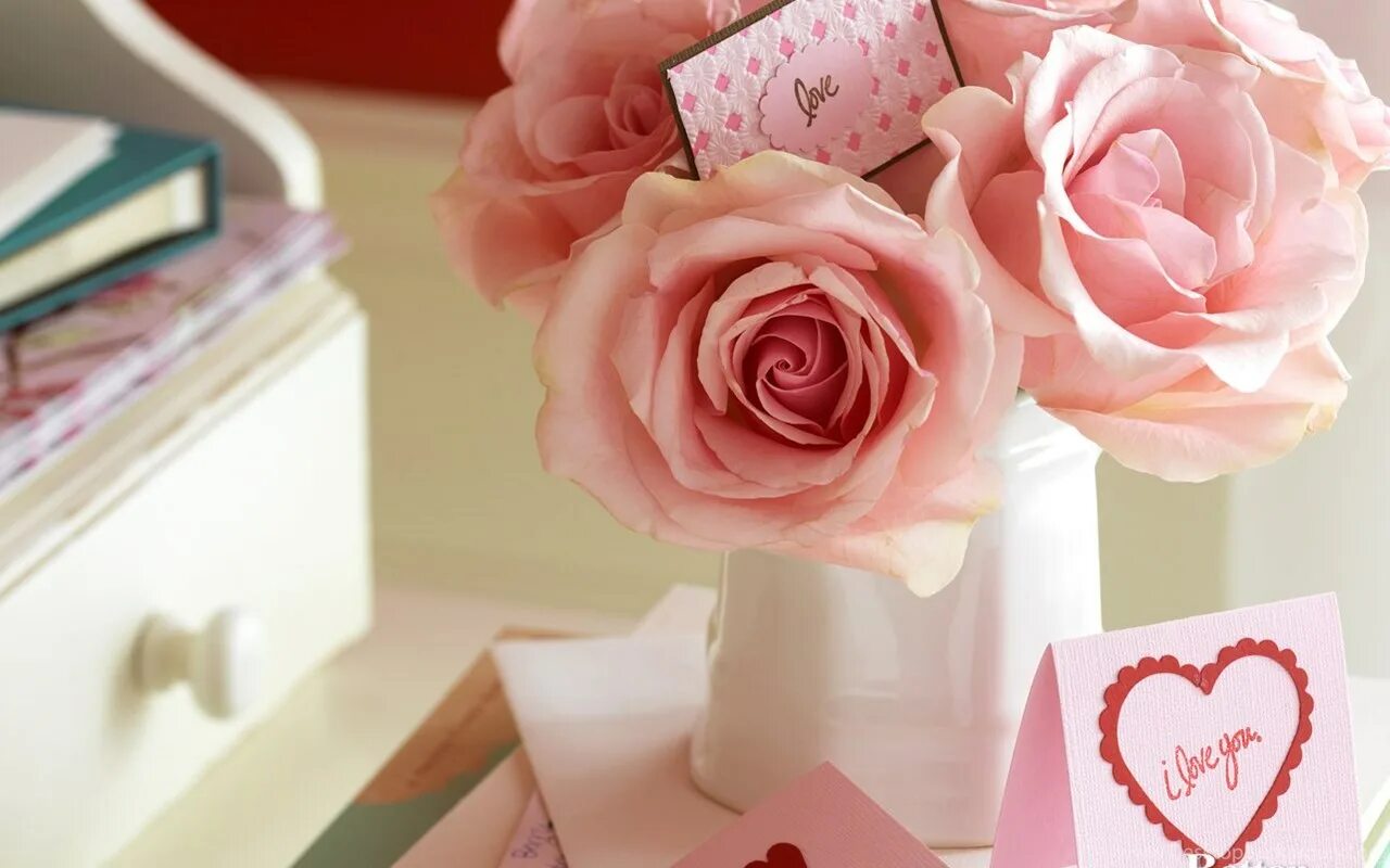 Нежность в подарок. Подарок в розовом цвете. Цветы в подарок.