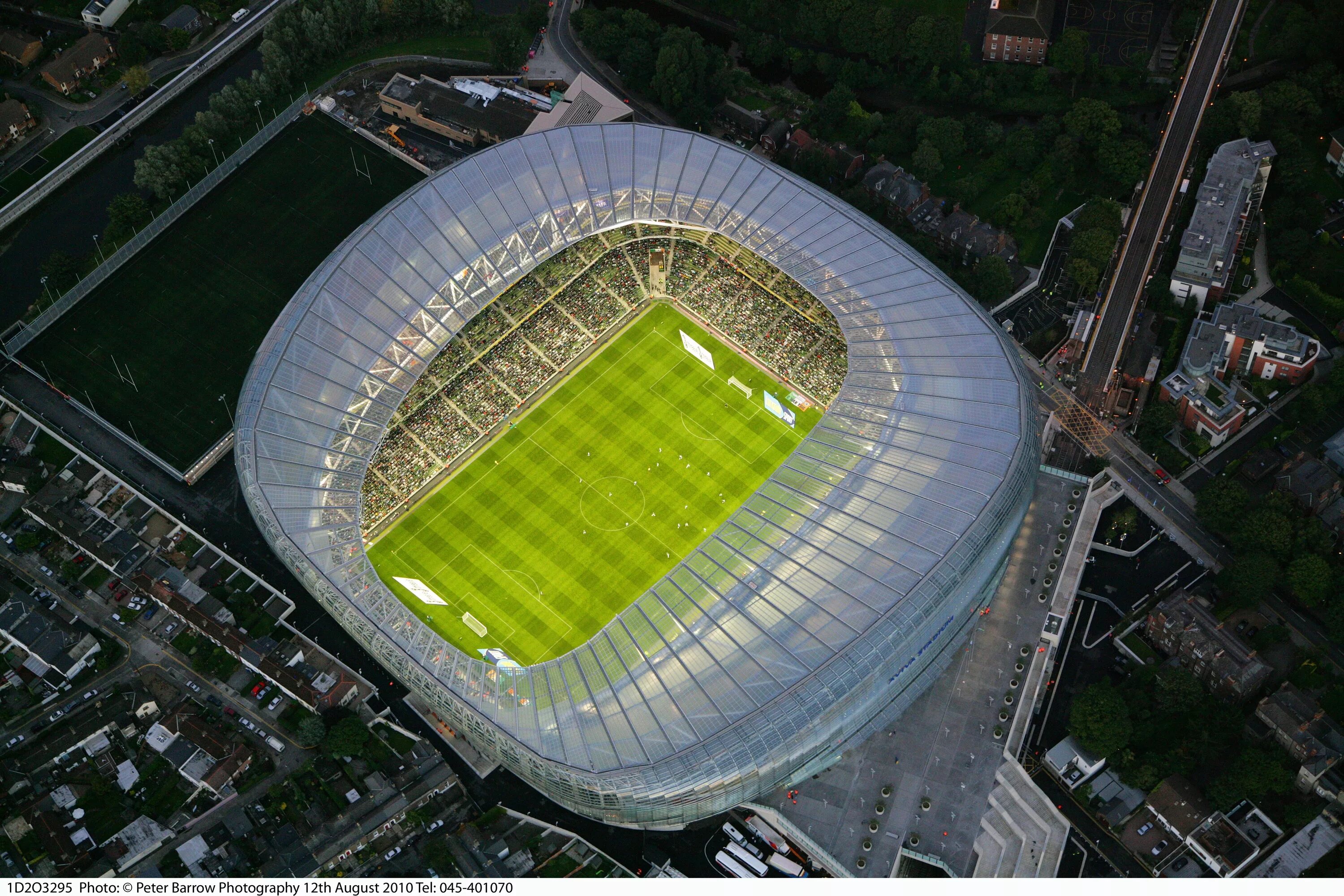 Стадион сверху. Стадион Авива Дублин. Стадион - Дублин Арена. Aviva Stadium (Дублин) футбольный стадион 2023 год. Стадион вид сверху.