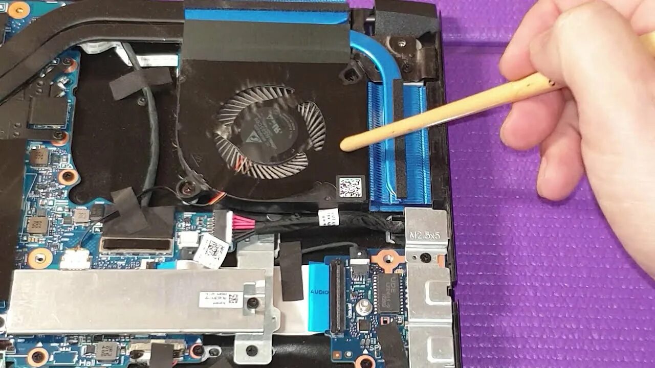 Как поменять acer. Разобранный асер n19h1. predator helios 300 разборка. разбор ноутбука acer predator helios 300 ph317-52. как заменить термопасту на ноутбуке acer.