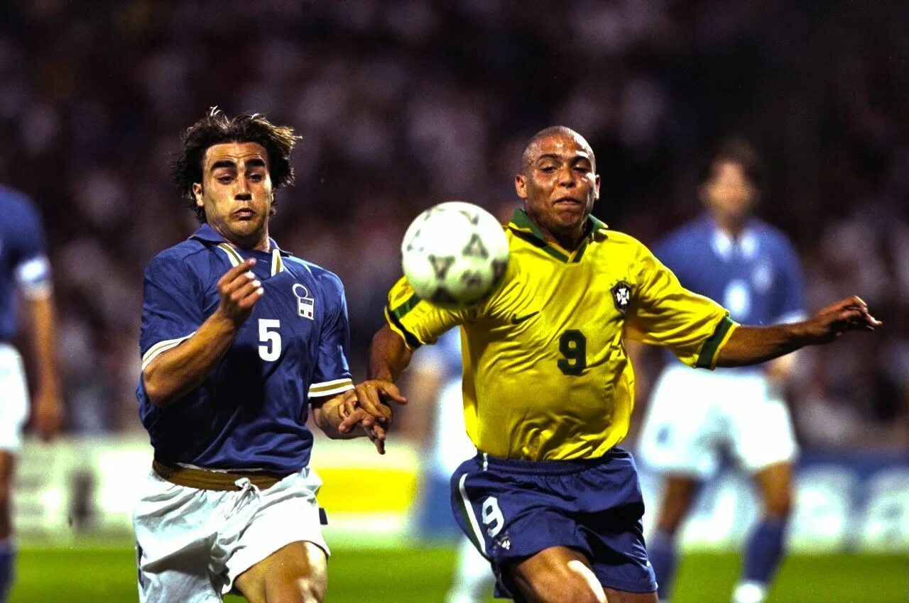 Фото кубок чемпионов содружества 1996. Франция 1997. Футбол италия 1992 мультяшки. Алан ширер 1998. Roberto carlos 1997-1998.