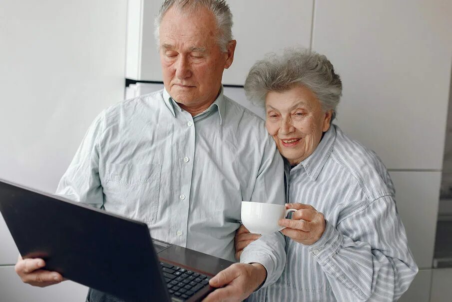 Общение с пожилыми людьми. Общение пенсионеров. Поддержка пенсионеров. Поддержка пожилых людей. Особенности общения пожилого возраста