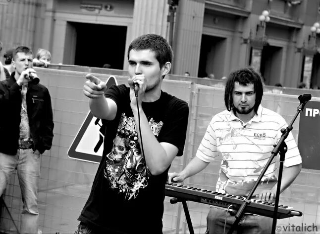 Noize давай приколемся. Noisy poster design. Разбор песен нойз мс. Давай приколемся noize mc. Noize давай приколемся.