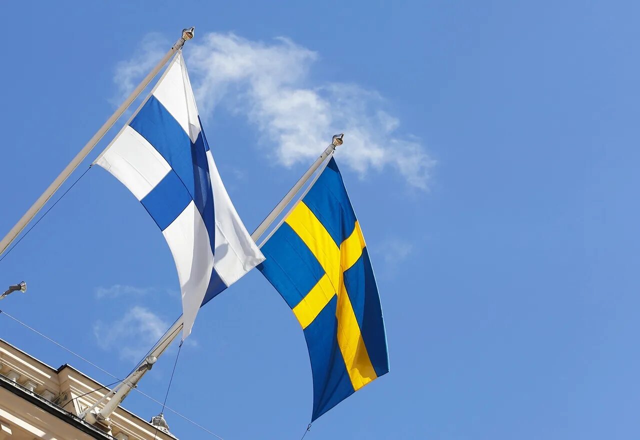 Вступление швеции и финляндии в нато. Швеция в НАТО. Финляндия и Швеция в НАТО. Швеция и Финляндия вступление в НАТО. Флаг Швеции и Финляндии.