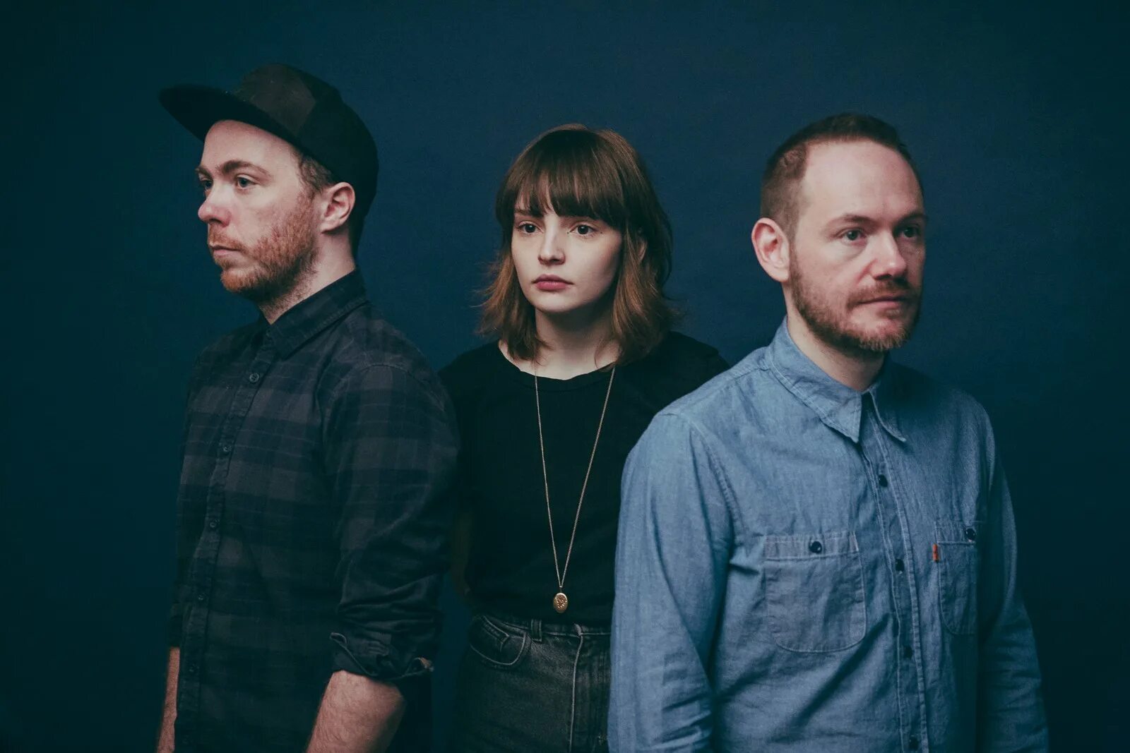 Chvrches биография. Chvrches 2022. Chvrches британский музыкальный коллектив. Chvrches биография. Graffiti chvrches стиль.