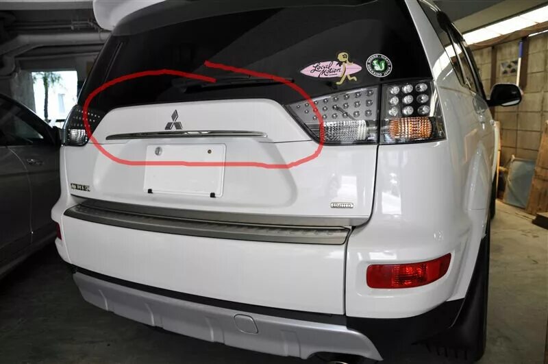 разборка обшивки багажника и накладки - Mitsubishi Outlander (3G), 2 л, 2014 год