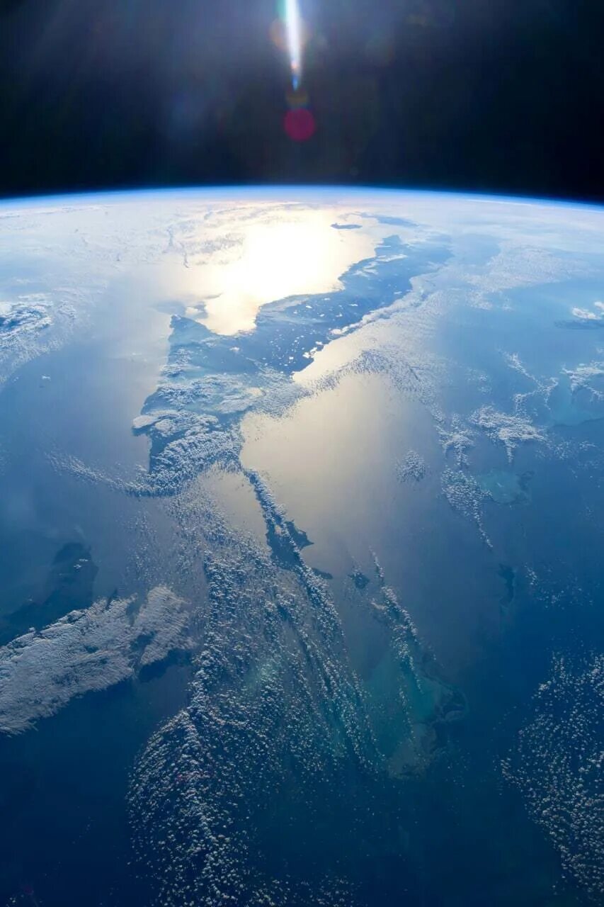 Земля из космоса. Красивый вид из космоса. Вид земли с космоса. МКС С земли.