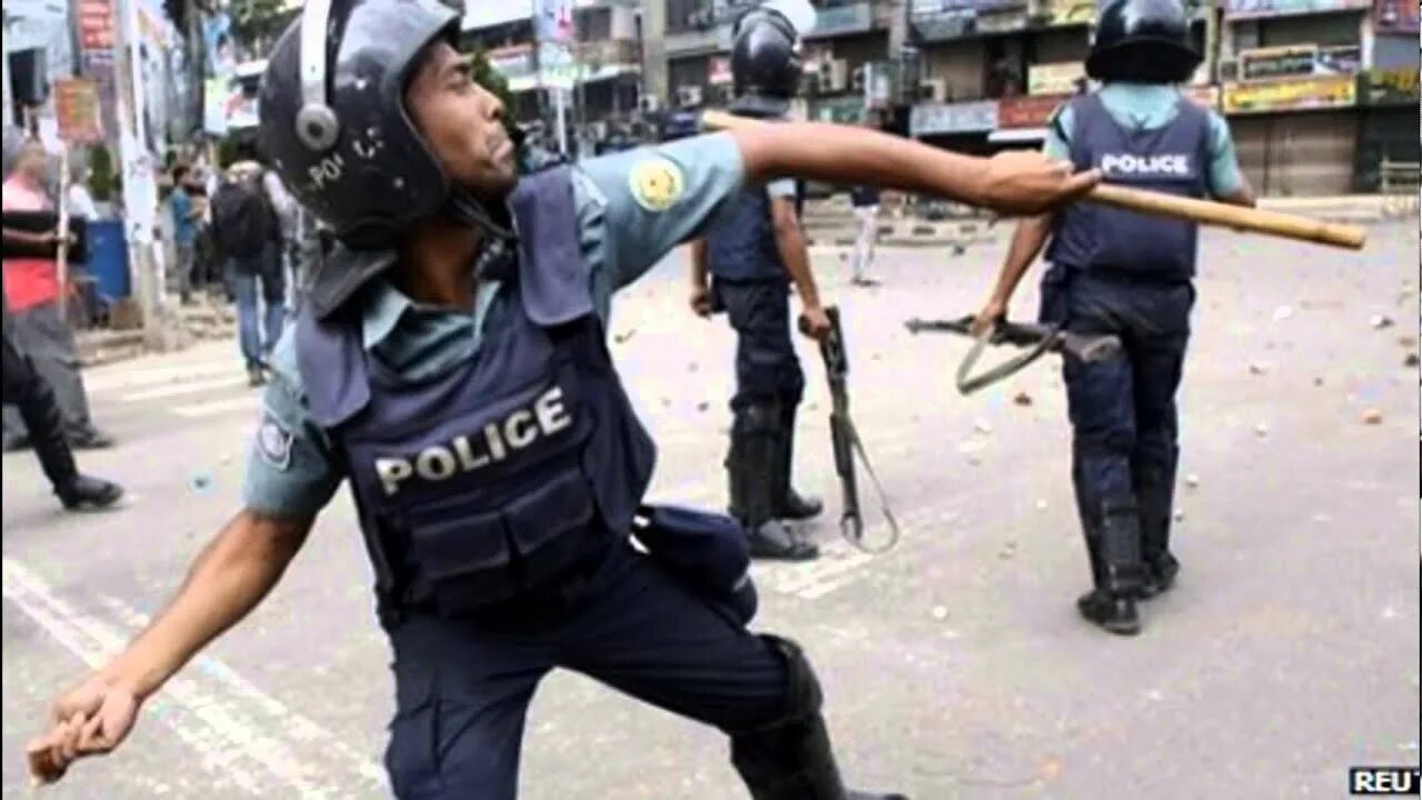 5 мая 2013. Полиция Бангладеш. Полицейские в Бангладеш.