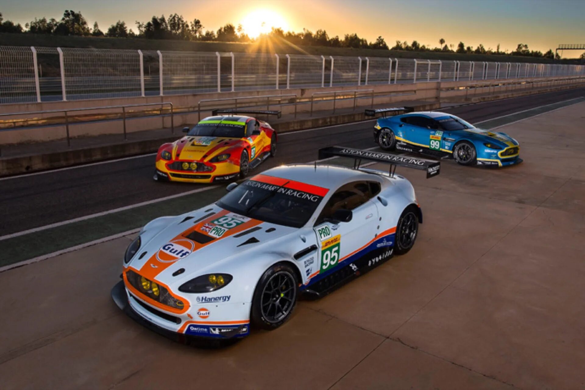 Racing sports cars cars. Aston Martin Vantage gt3. Aston Martin gt2.