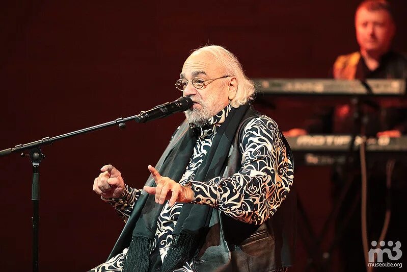 Камеди грек демис карибидис. Камеди клаб демис карибидис. Демис ростов. Демис ростов. Демис ростов.