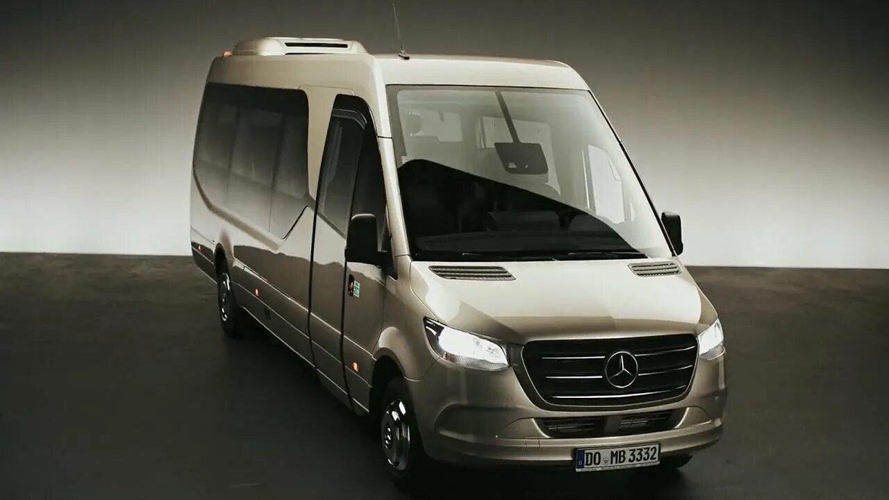 Mercedes minibus. Мерседес бенц спринтер. Mercedes-benz sprinter. Mercedes sprinter 2021. Мерседес мини спринтер.