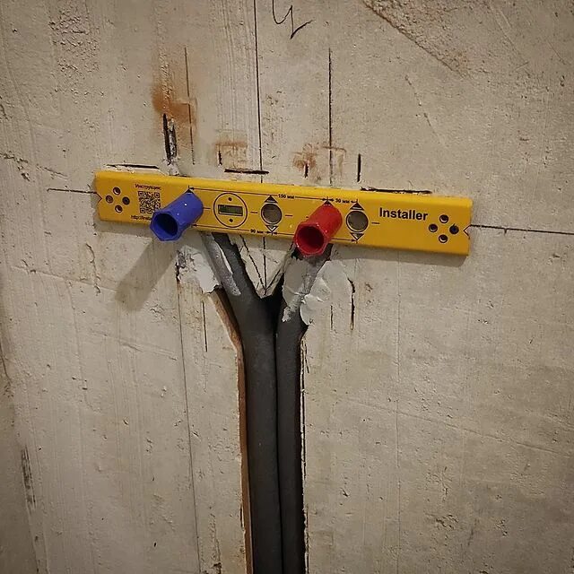 услуги сантехника. профессия сантехник. сантехник молодечно. сантехника. сантехник.