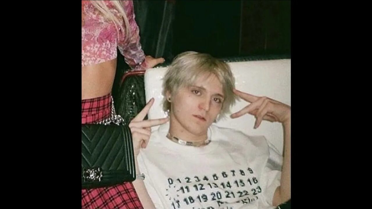 Платина фиолетовый глоток. Платина настоящий друг. Платина настоящий друг. Petasssse фото. Платина настоящий друг.
