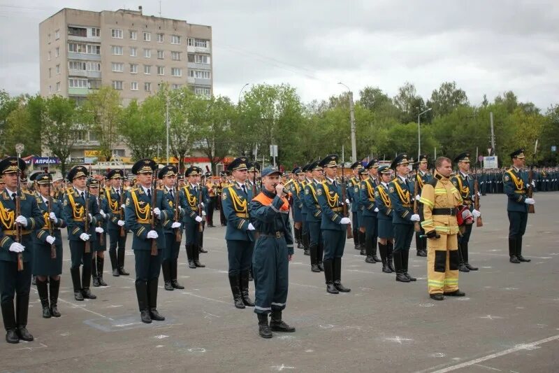 Сайт ивановской пожарно спасательной. Курсанты Ивановской пожарно-спасательной Академии. Академия МЧС Иваново. Ивановская пожарно-спасательная Академия выпуск. Курсанты АГПС МЧС России.