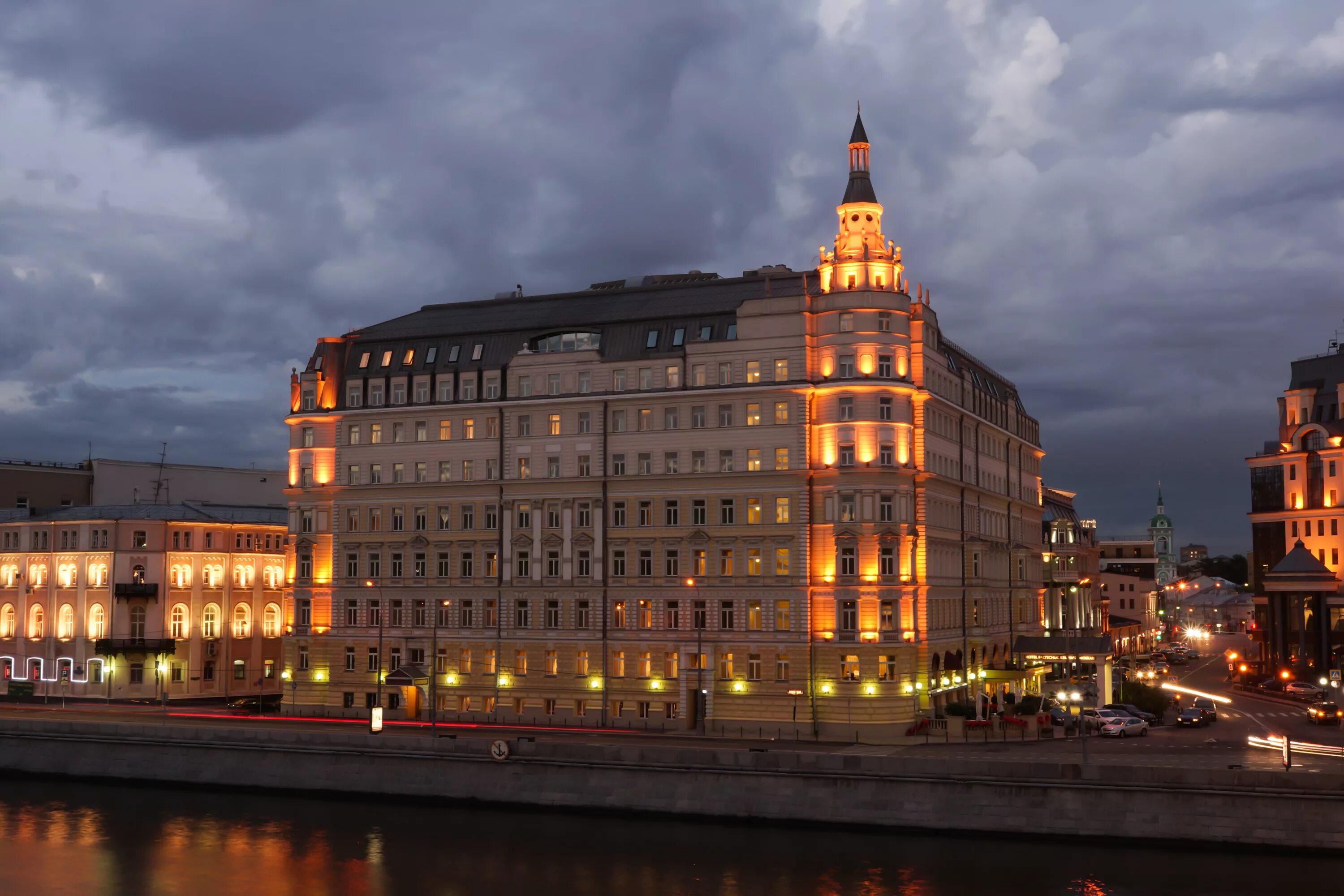 Балчуг фото. Гостиница Балчуг Москва. Балчуг Кемпински Москва. Отель Baltschug Kempinski Москва. Балчуг 1 Москва.