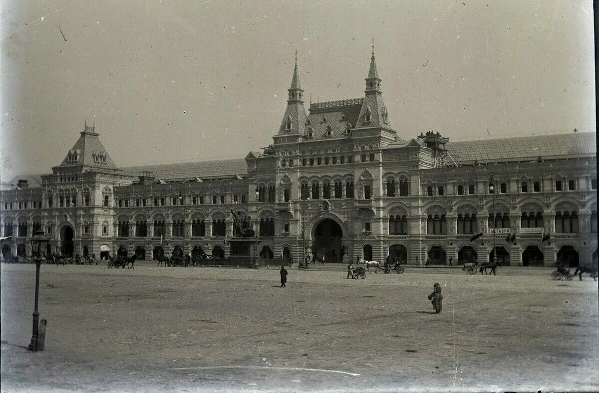 1890 е в россии. Верхние торговые ряды (ГУМ 1889–1893 гг., н. а. Померанцев). ГУМ/Верхние торговые ряды в Москве (1890 — 1893) Архитектор. Верхние торговые ряды ГУМ 1889 1893 гг н.а Померанцев в Москве. ГУМ Померанцева а.и. в Москве 19 век.