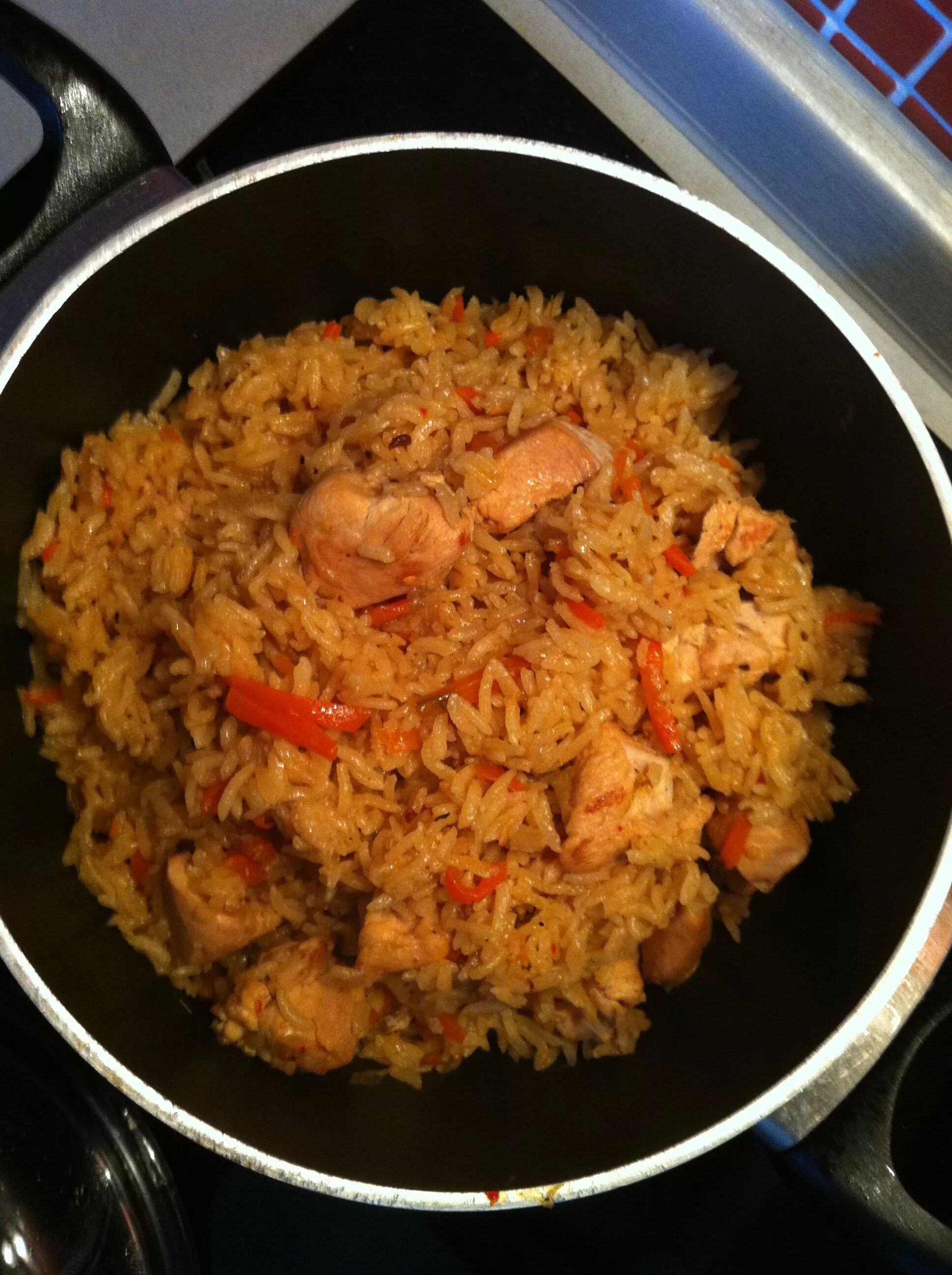 Идеальный цвет плова. Желтый плов. Рис для плова желтый. Плов с шафраном и барбарисом. Вкусный рассыпчатый плов.