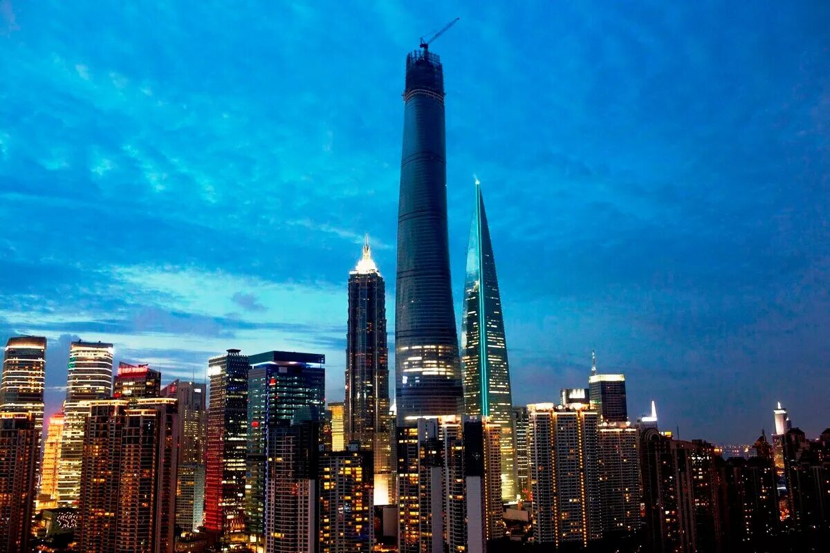 В каком городе находится самый высокий небоскреб. Башня Шанхай Тауэр. Шанхай ТОВЕР небоскреб. Небоскрёб Шанхай Тауэр.. Шанхайская башня 632 метра.