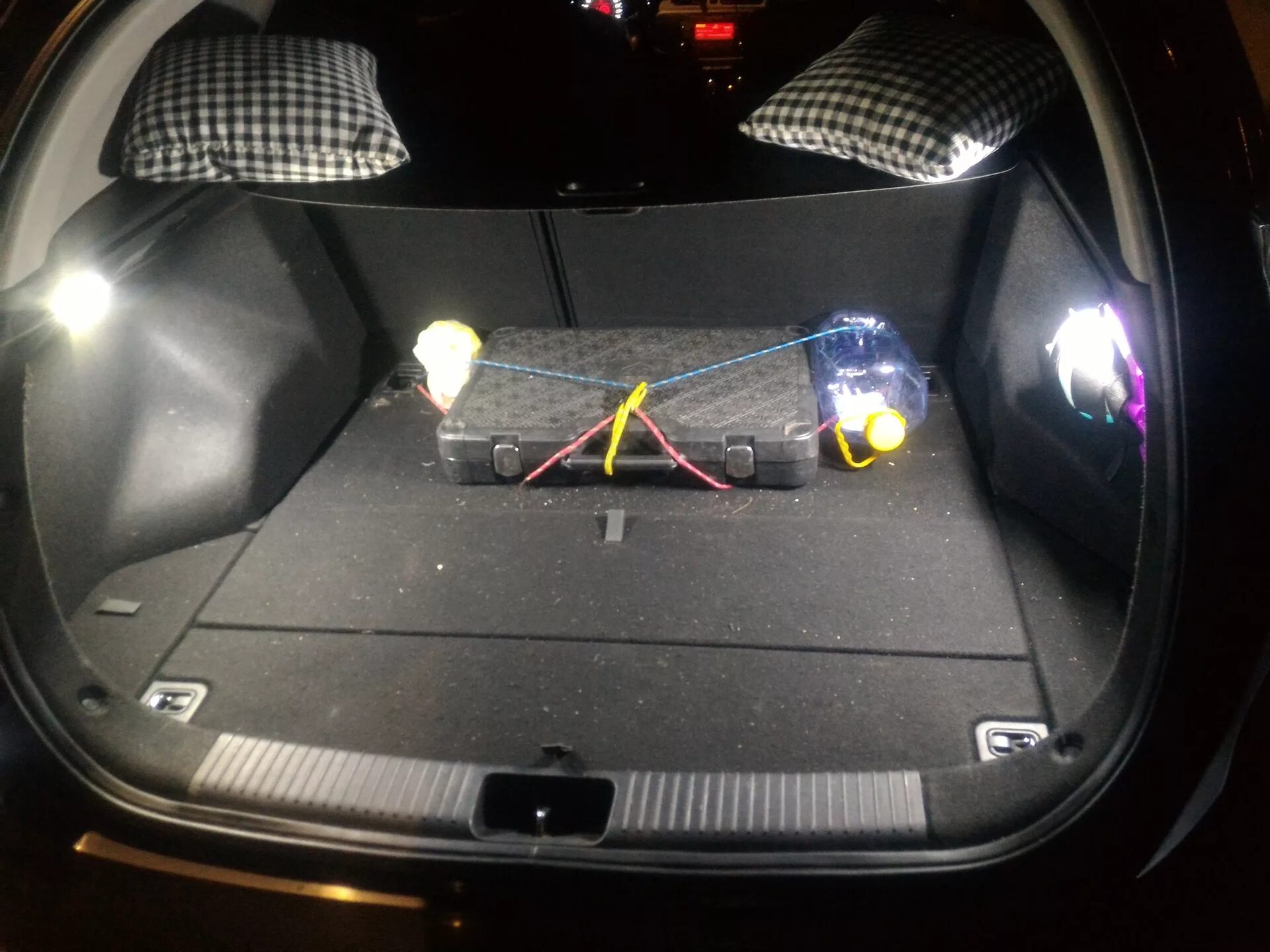 Kia Ceed 2015 подсветка багажника. Киа СИД 2 подсветка багажника. Киа СИД 2 универсал подсветка багажника. Киа СИД 2 SW подсветка багажника. Подсветка двери багажника