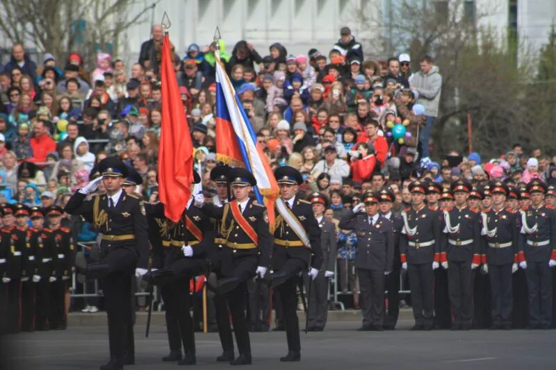 Зачем парад. Парад Победы Пермь. Парад 9 мая Пермь. Парад Победы в Перми фото. Североморск парад 9 мая 2022.