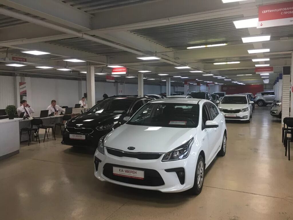 Гранта за 2 миллиона. Автосалон кемерово с пробегом каталог. Карплаза кемерово автосалон. Кемерово автосалон тухачевского 58. Свой автосалон.
