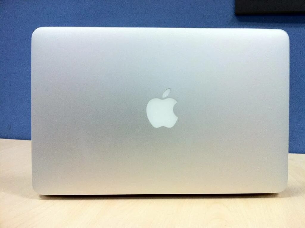 Ноутбук айфон 11. Макбук Эйр 11. MACBOOK Air 11" (md223). Мак МУК эпл. Iphone 13 Pro MACBOOK.