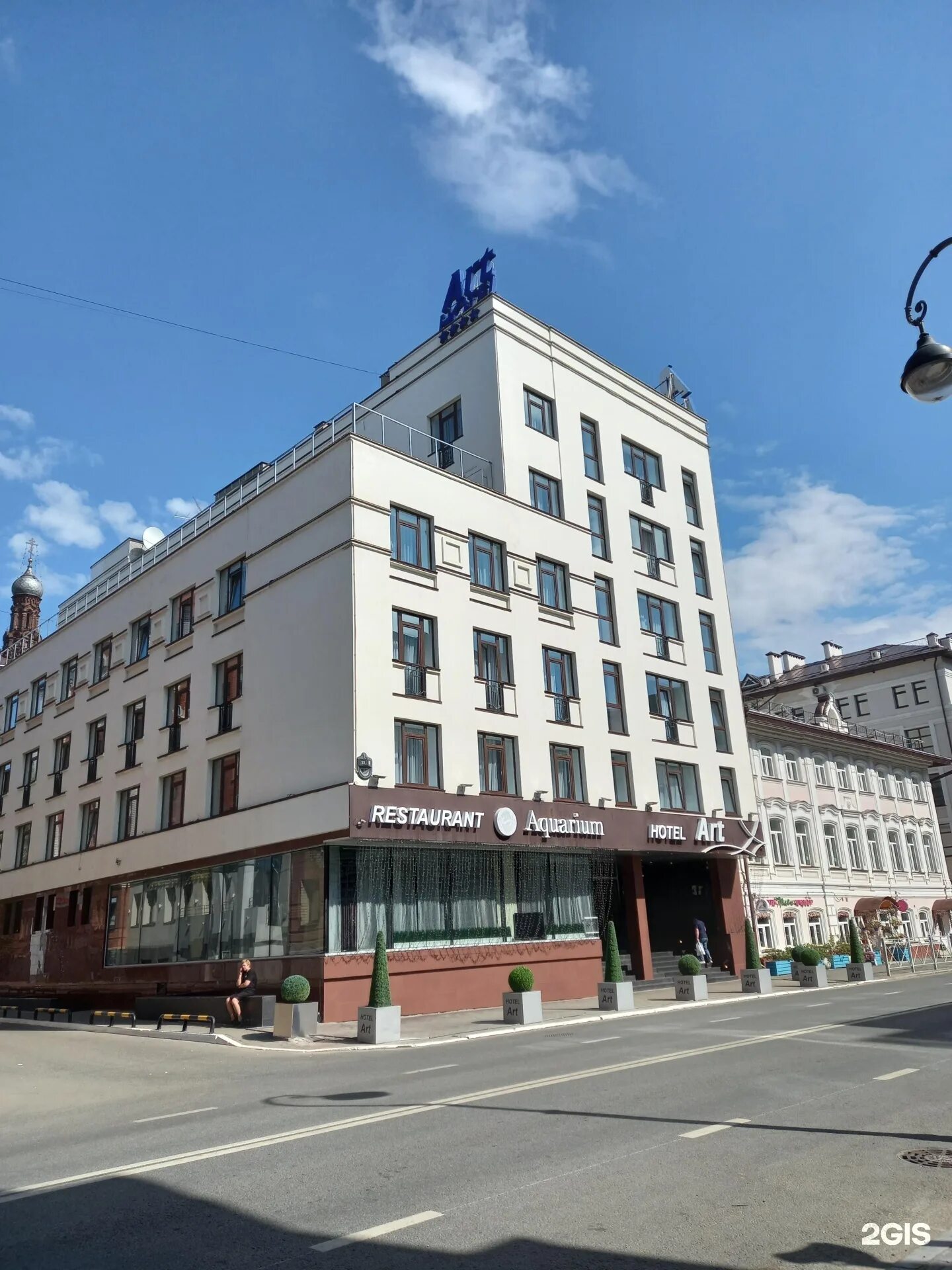 Улица островского 33. Улица островского 33. Улица с многоэтажными домами. Hotel art казань. Улица островского 33.