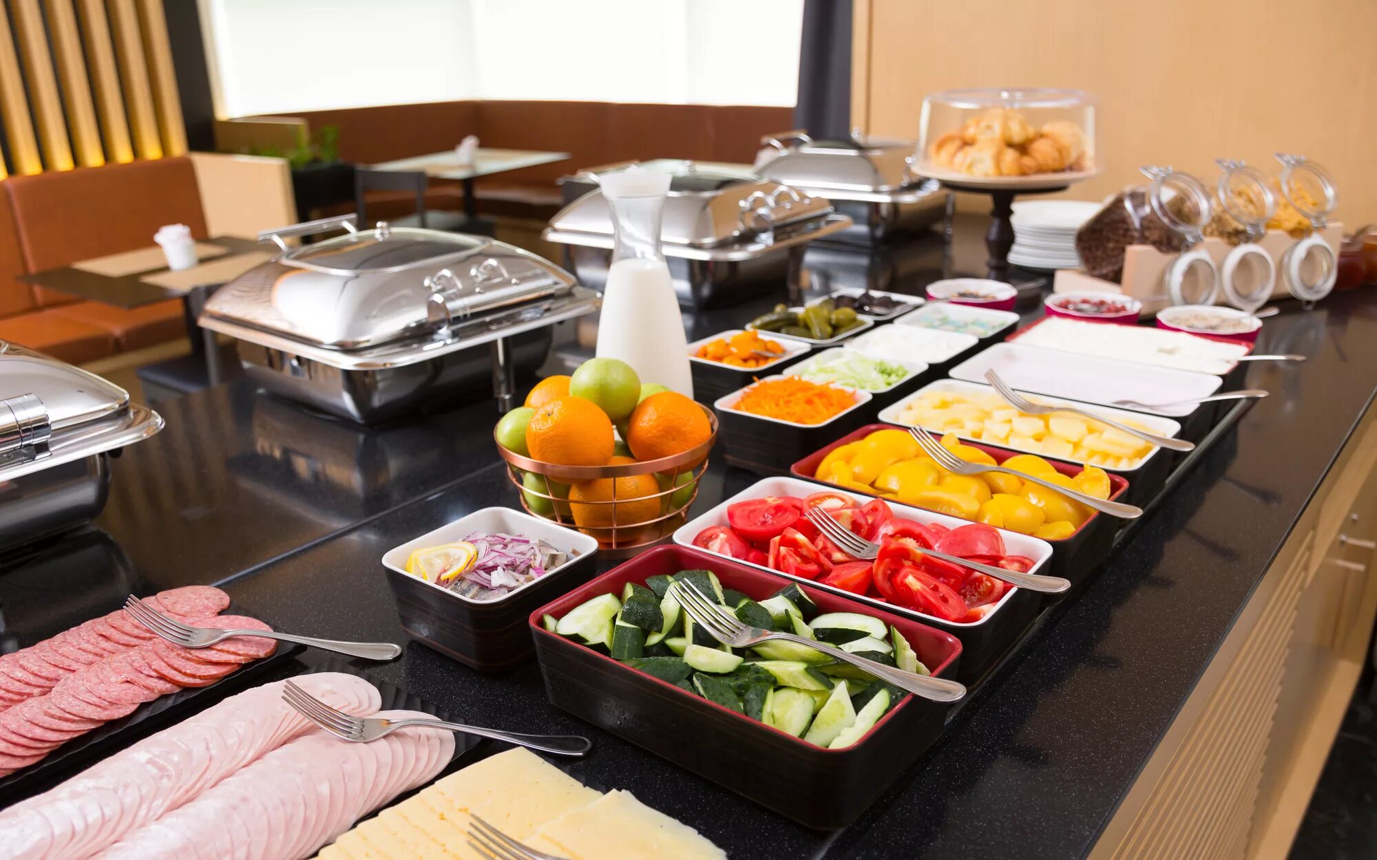 Шведский стол в кафе. Питания гостиницы города. Riu тенерифе. Movenpick resort & spa anapa miracleon, анапа. Питания гостиницы города.