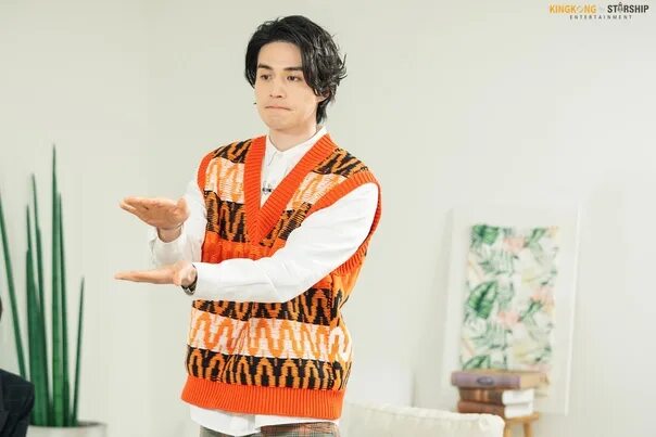 Гон ю на шоу ли дон ука. Lee dong wook. Lee dong-wook актер 2021. Lee dong wook кумихо. Ли дон ук хочет поговорить.