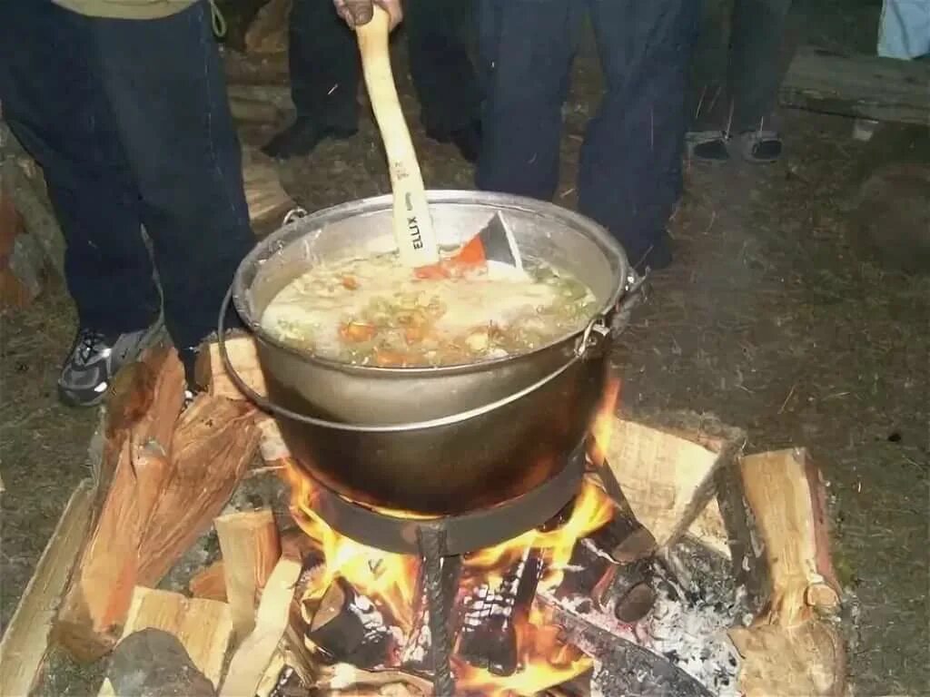 Каша из топора прикол. Каша из топора. Суп из топора фото. Каша из топора сказка. Суп из топора фото.