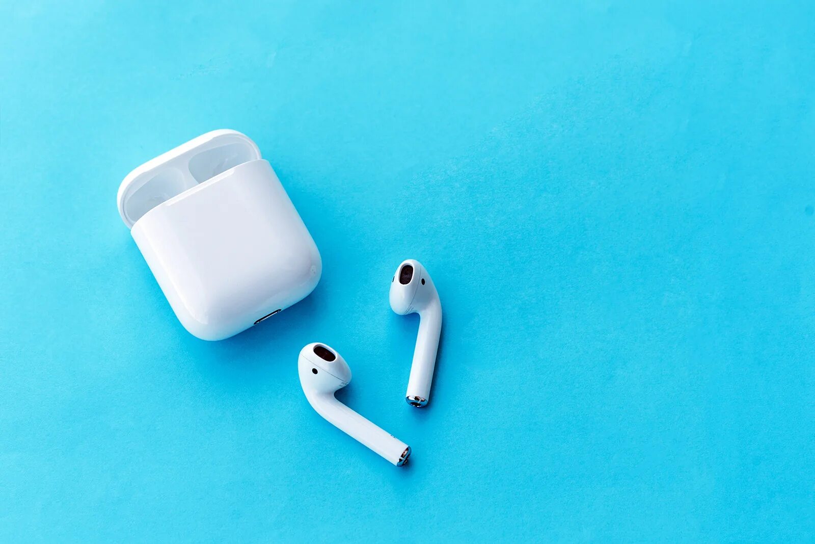 Airpods pro оранжевые. Эппл аирподс 2. Наушники аирподс 2. Беспроводные наушники AIRPODS Pro 2. Iphone AIRPODS 2.