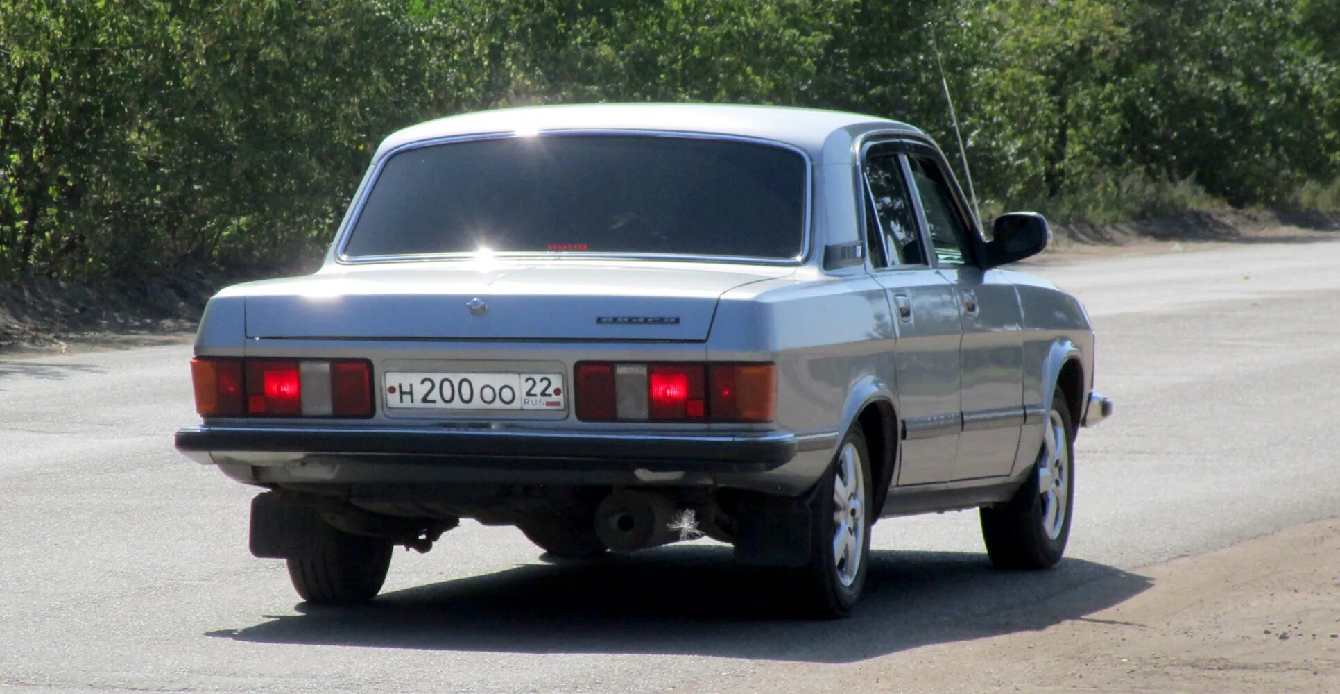 Волга 24 сзади. Задние фонари газ 31029. Газ 3110 задние фонари 31029. Газ 24 сзади. Газ 3102 3102.