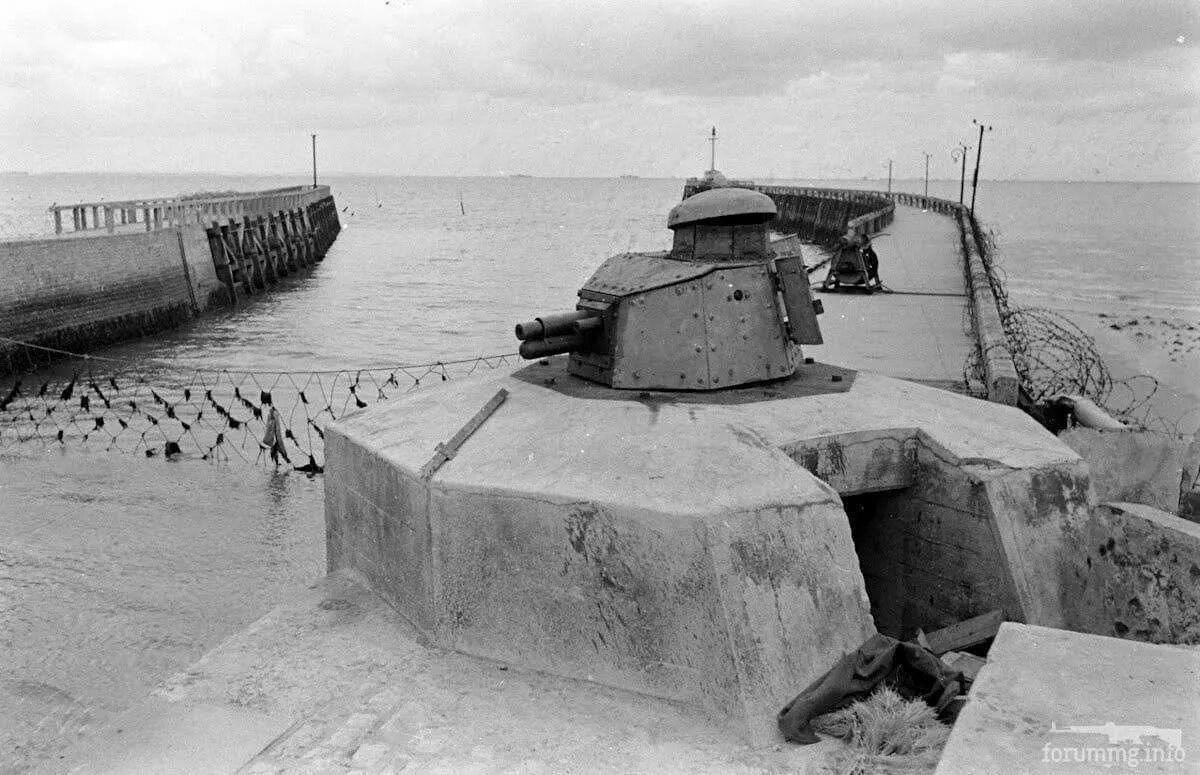 База вторая мировая. Тобрук бункер 1944. Тобрук сооружение. Немецкий Тобрук. Бункеры второй мировой Нормандии.