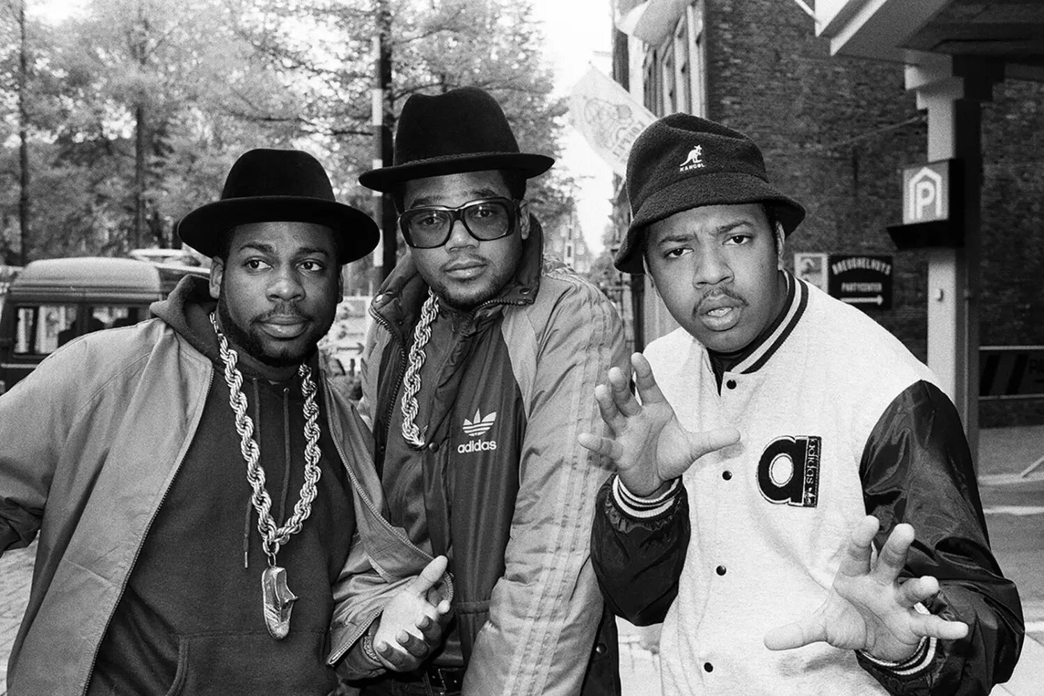 M c run. Run dmc 80s. группа run-d.m.c.. run dmc состав. run dmc &quot;run dmc (cd)&quot;.