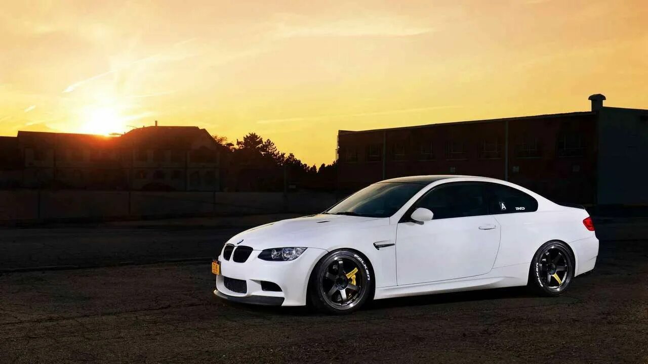 BMW m3 белая. BMW e92. BMW m3 2012 White. BMW m3 e92 Black and White.