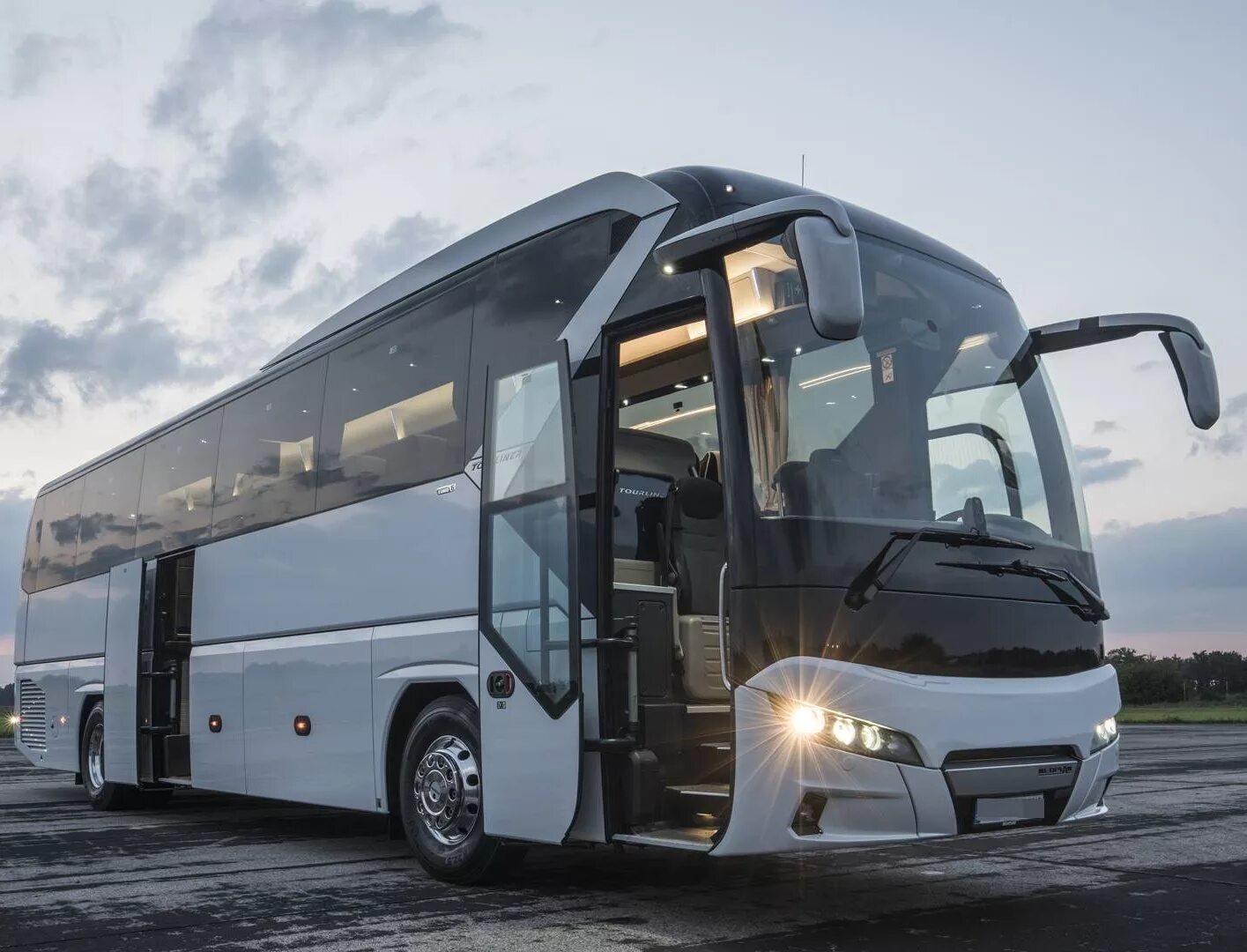 Автобус Neoplan Tourliner. Man Neoplan Tourliner. Автобус man Neoplan. Neoplan New Tourliner. Междугородные пассажирские